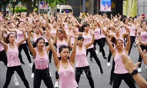 Trên 700 phụ nữ cùng đồng diễn Aerobic ở thành phố Hồ Chí Minh