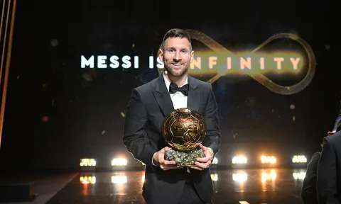Messi lần thứ tám đoạt Quả bóng Vàng, bỏ xa Ronaldo