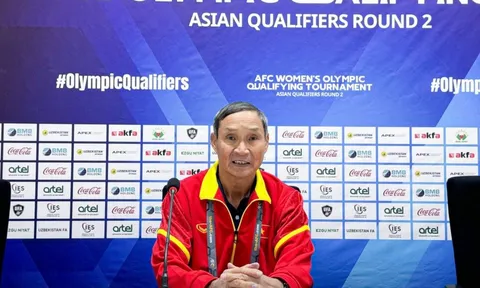 Huấn luyện viên Mai Đức Chung: “Cảm ơn đội tuyển nữ Việt Nam đã cố gắng và cống hiến hết mình”