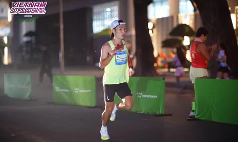 Hoàng Nguyên Thanh “đua tốp” tại giải Marathon vô địch châu Á 2024