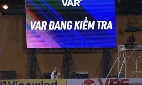 V.League 2023-2024: VAR tù mù gây tranh cãi