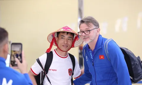 Ông Troussier về nước, khép lại hành trình buồn cùng Bóng đá Việt Nam