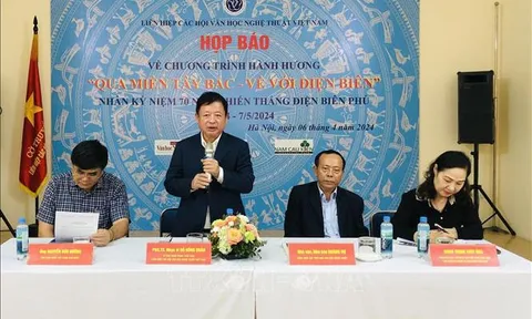 Văn nghệ sỹ hành hương về nguồn "Qua miền Tây Bắc - Về với Điện Biên"