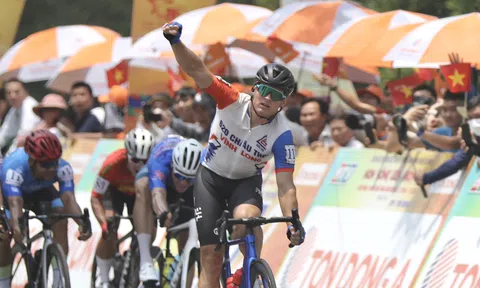 Martin Laas lần thứ ba thắng chặng, áp sát Áo xanh tại giải đua Xe đạp Cúp Truyền hình TP.HCM - Tôn Đông Á 2024