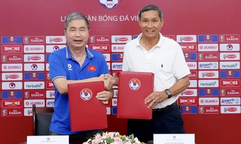 Huấn luyện viên Mai Đức Chung tiếp tục dẫn dắt đội tuyển Bóng đá nữ Việt Nam