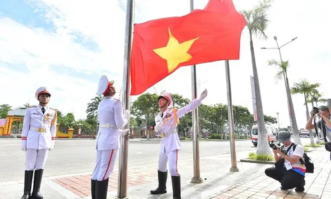 Lễ thượng cờ các nước tham dự Đại hội Thể thao Học sinh Đông Nam Á lần thứ 13