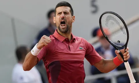 Giành vé vào tứ kết Roland Garros, Djokovic xác lập thêm một kỷ lục mới
