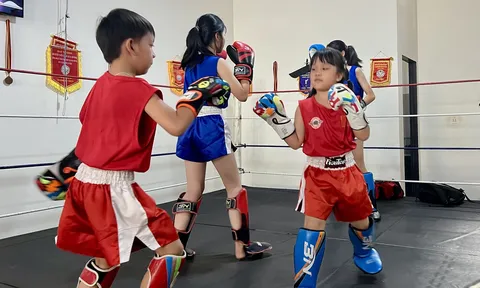 Anh Văn Định - ở Long An hỏi: Xin cho biết, nên cho trẻ chơi môn thể thao nào vào kỳ nghỉ hè này?