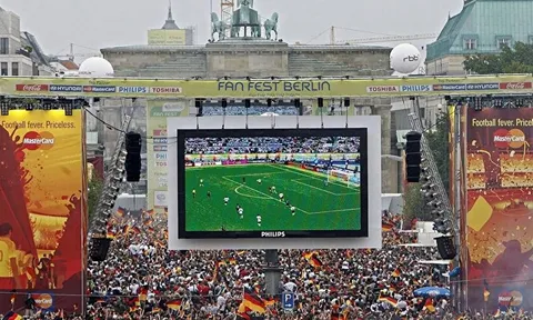 EURO 2024: Fan Zone Berlin chính thức mở cửa cho người hâm mộ bóng đá