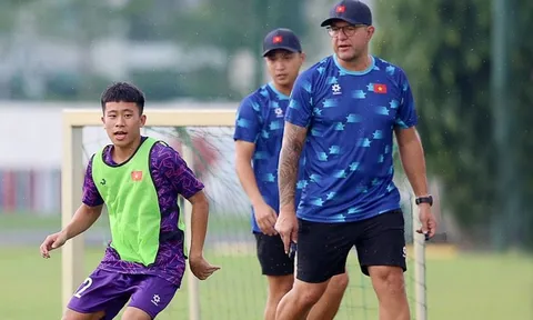 Đội tuyển U17 Việt Nam: Huấn luyện viên Cristiano Roland muốn có thêm làn gió mới
