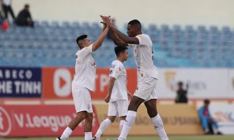 Trước vòng 19 V.League 2024-2025: Nóng ở mọi cuộc đua