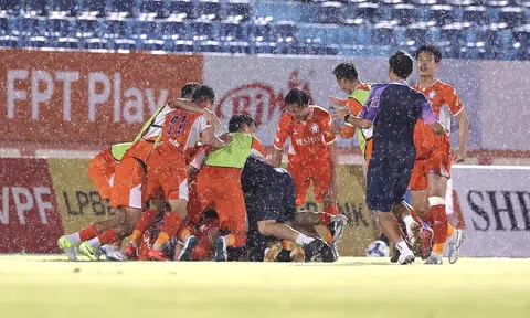 Vòng 22 V.League 2024-2025: Thủ môn Bùi Tiến Dũng ghi bàn “điên rồ”, Hà Nội thắng nghẹt thở tại Vinh
