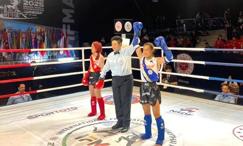Huỳnh Hà Hữu Hiếu hạ knock-out đối thủ chủ nhà, giành huy chương vàng thế giới