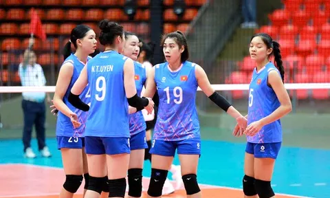 Bóng chuyền nữ Việt Nam thắng áp đảo trận mở màn SEA Games 33