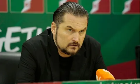 V.League 2025-2026: Không có ngoại lệ cho huấn luyện viên Popov