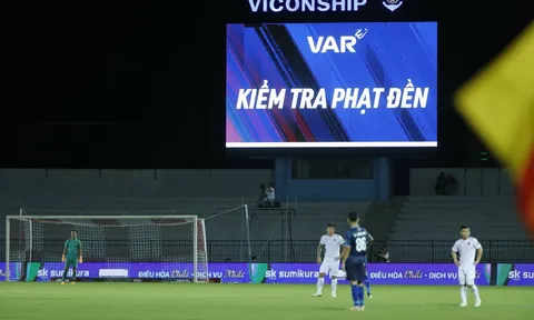 V.League 2023-2024: VAR tối giản khiến trọng tài bối rối