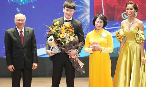 Quả bóng Vàng Việt Nam 2023: Quang Hải, Tiến Linh sa sút, Hoàng Đức lại lên ngôi?