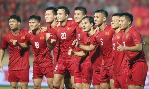 Đội tuyển Việt Nam: Huấn luyện viên Troussier xem V.League mà lo