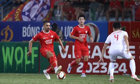 V.League 2023-2024: Có VAR nhưng trọng tài vẫn... gây tranh cãi