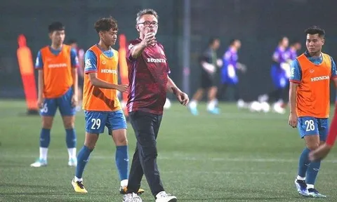 Vòng chung kết ASIAN Cup 2023: Giáng sinh đến sớm với huấn luyện viên Troussier