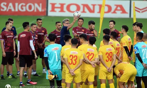 Vòng chung kết ASIAN Cup 2023: Tính gần còn phải lo xa