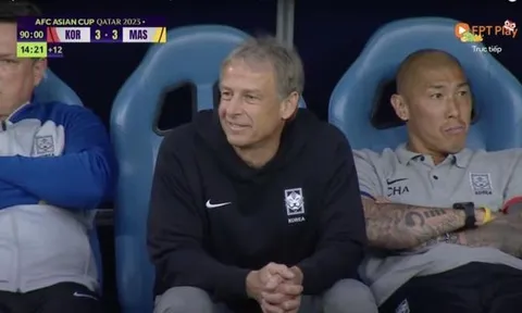 Klinsmann cười gì, thà như Troussier mặt lạnh có hơn không!