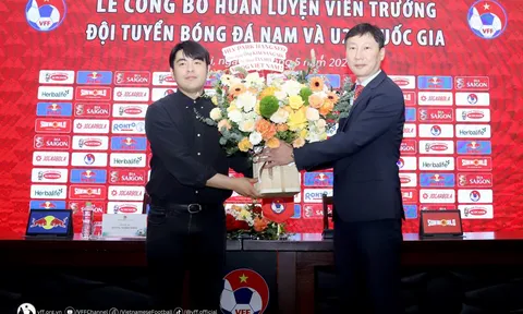 Huấn luyện viên Kim Sang-sik sẽ tiếp nối công thức thành công của "thầy" Park Hang-seo?