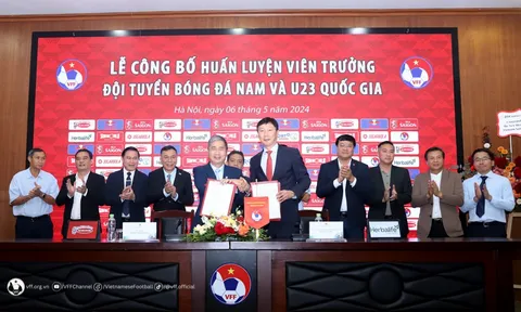 Đội tuyển Việt Nam: Huấn luyện viên Kim Sang-sik vẫn phải “liệu cơm gắp mắm”