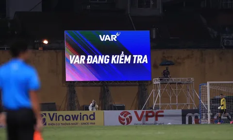 V.League 2024-2024: VAR khó "phủ sóng" vì thiếu trọng tài