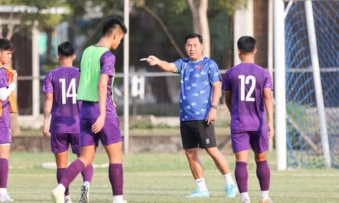 Đội tuyển U20 Việt Nam đá tập thua đội bóng tân binh giải hạng Ba