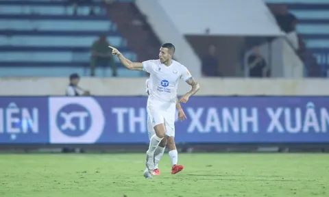 V.League 2025-2026: Nam Định đua trụ hạng với Hoàng Anh Gia Lai