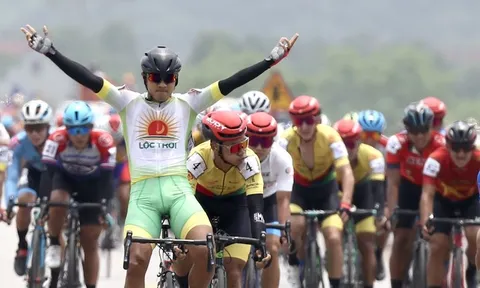 Chặng 9 cuộc đua Xe đạp truyền hình TP.HCM - Cúp Tôn Đông Á 2022: Nguyễn Tấn Hoài thắng chặng, Trấn Tuấn Kiệt đoạt Áo xanh