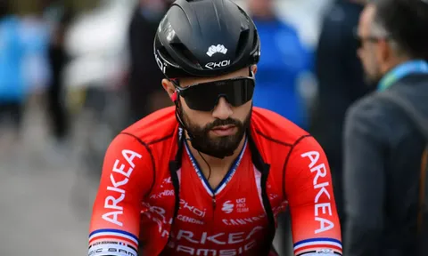 Tay đua Nacer Bouhanni bị gãy đốt sống cổ vì đụng vào khán giả