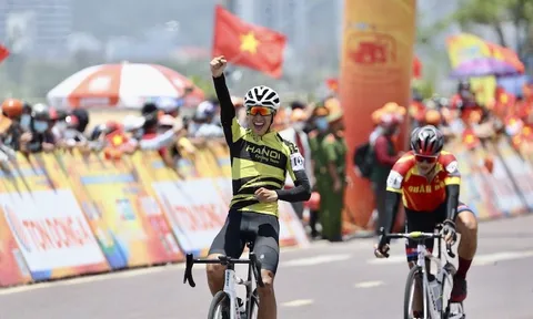 Chặng 16 cuộc đua Xe đạp truyền hình TP.HCM - Cúp Tôn Đông Á 2022: Lường Văn Sinh bất ngờ thắng chặng, các danh hiệu không thay đổi