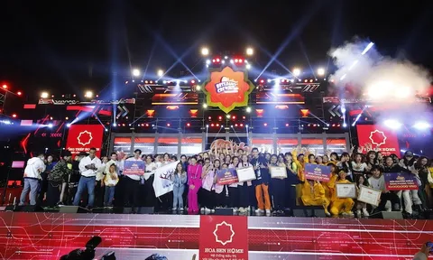 Isaac, ST Sơn Thạch, AK49 “đốt cháy” sân khấu Dalat Best Dance Crew 2022 - Hoa Sen Home Cup