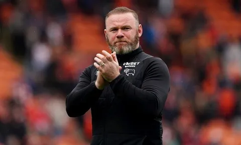Wayne Rooney rời ghế huấn luyện viên trưởng của Derby County