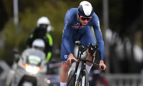 Mathieu van der Poel sẽ mặc áo gần 80 triệu đồng chạy cá nhân tính giờ tại Tour de France