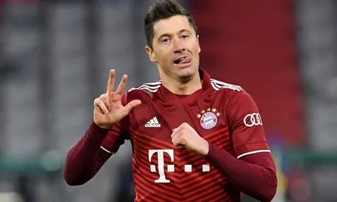 'Lewandowski muốn sang Barca để chứng minh xuất sắc hơn Benzema'