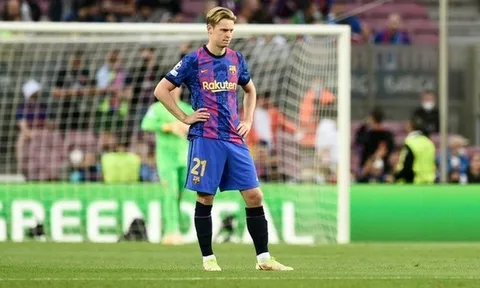 De Jong từ chối rời Barcelona