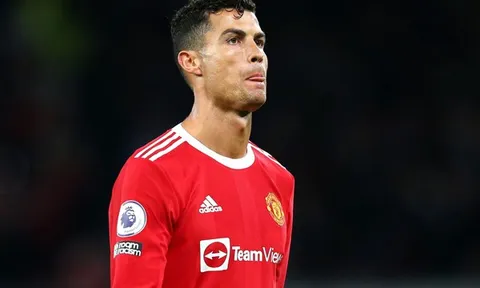 Cristiano Ronaldo yêu cầu được ra đi