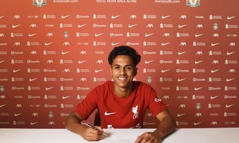 Fabio Carvalho chính thức ra mắt Liverpool