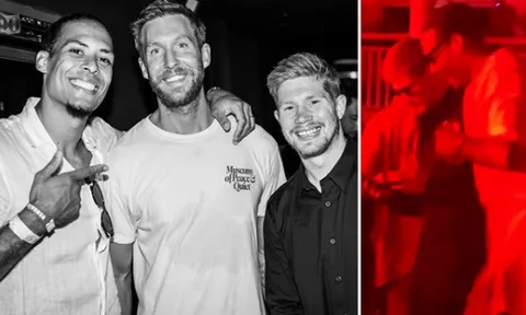 Virgil van Dijk và Kevin de Bruyne thân mật ở Tây Ban Nha
