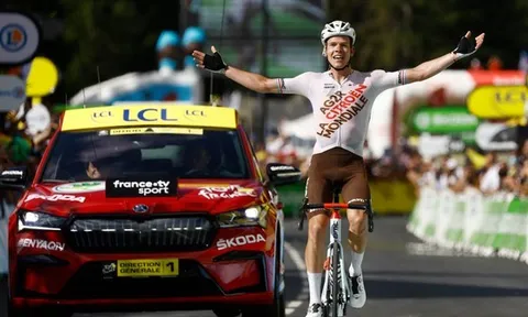 Bob Jungels solo khoảng 64km thắng chặng 9