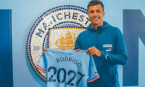 Rodri ký mới 5 năm với Man City