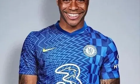 Chelsea chính thức ký hợp đồng với Raheem Sterling và Kalidou Koulibaly