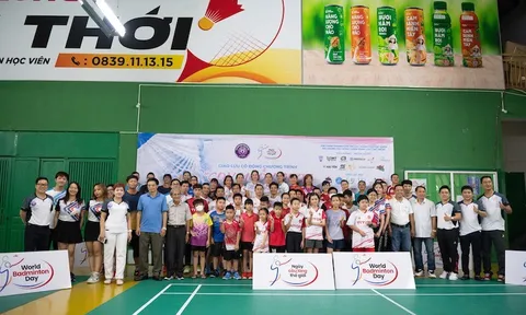 Chung tay phát triển phong trào cầu lông trường học