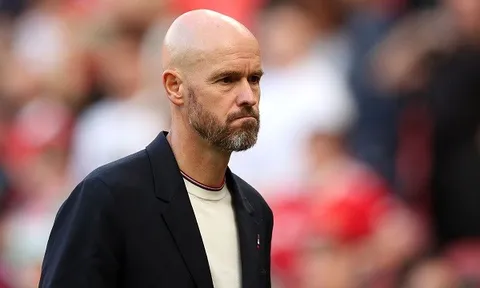 Huấn luyện viên Erik ten Hag gọi thái độ của Ronaldo là “không thể chấp nhận được“