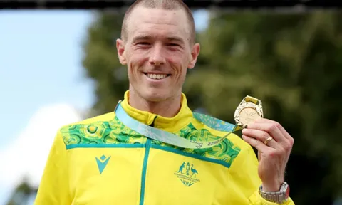 Vừa giành huy chương vàng Commonwealth Games, Rohan Dennis đã phải nhập viện