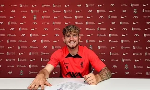 Liverpool gia hạn hợp đồng với Harvey Elliott