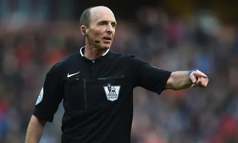Trọng tài thừa nhận sai lầm trong trận Chelsea - Tottenham